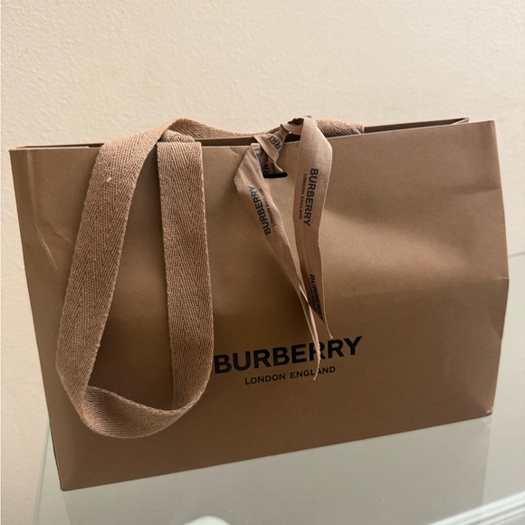 Burberry Sungalsses - Picture 8 of 8